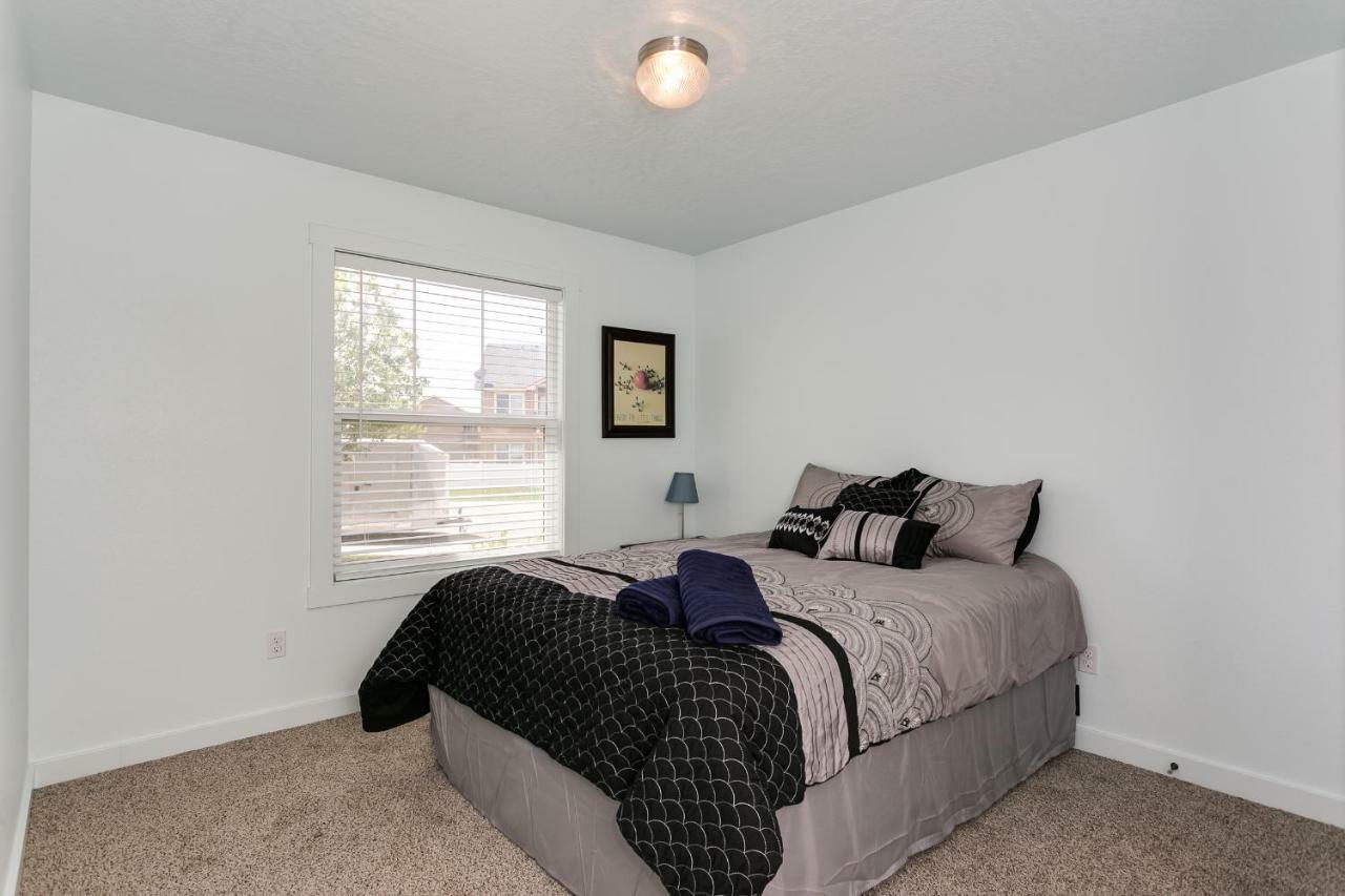 Gray Cloud Townhomes Meridian Luaran gambar